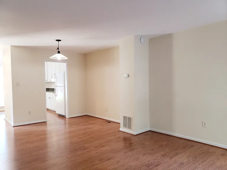 1373 Garden Crest Cir — Photo 2