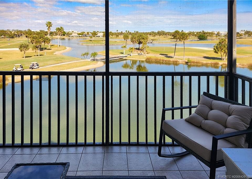 1st image of 40 NE Plantation Rd APT 403