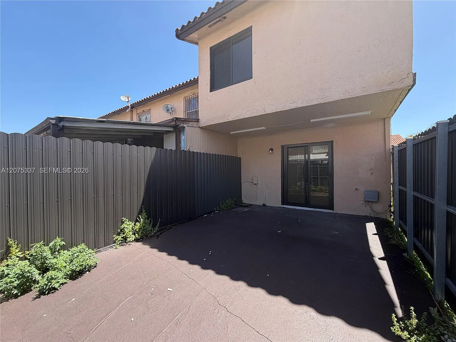 Oasis En Mango Hill Condo — Photo 1