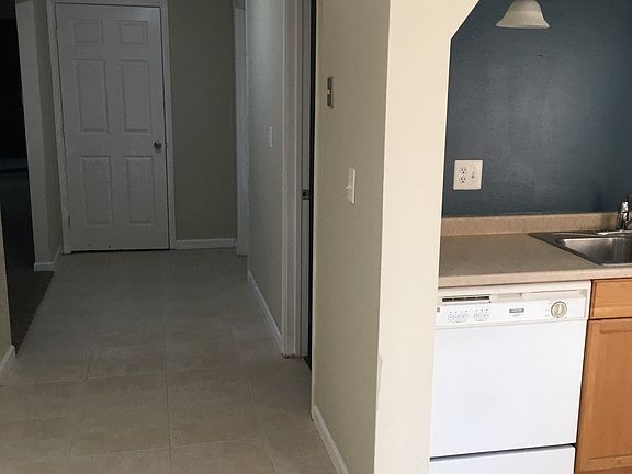 Kitchen/hall