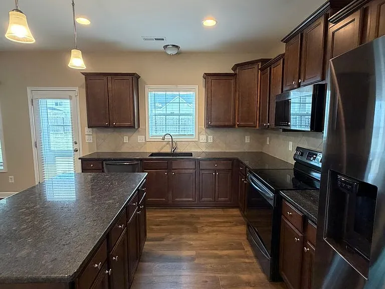 1661 Stackhouse Dr — Photo 14