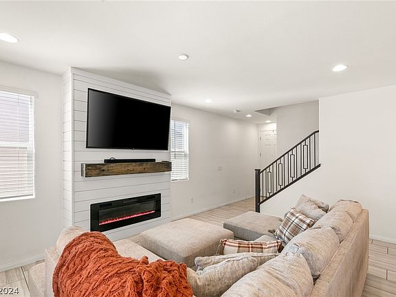 3rd image of 503 Stephen Clear Ave