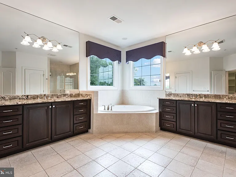 8319 Quarry Manor Ter — Photo 42