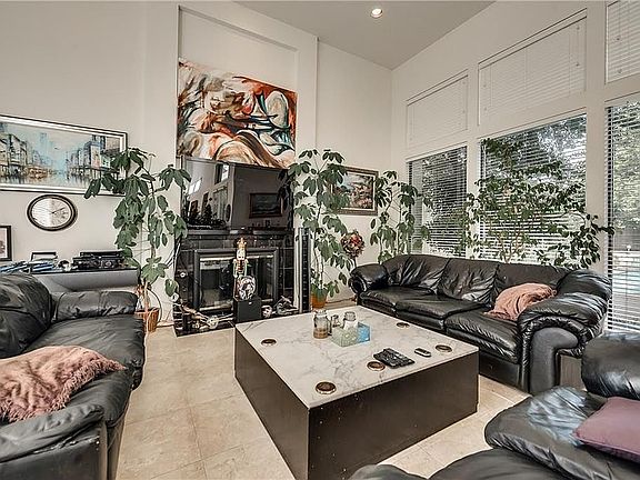 2nd image of 4527 Briar Oaks Cir