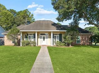 1933 Marlin Dr, Mandeville, LA 70448