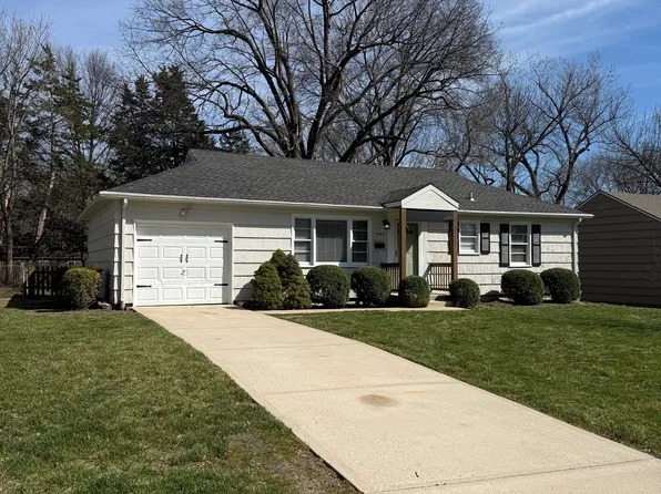 7425 Horton St, Overland Park, KS 66204