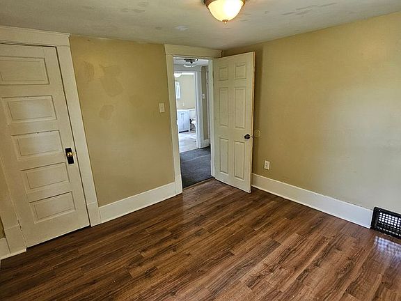 5th image of 344 Fuller St