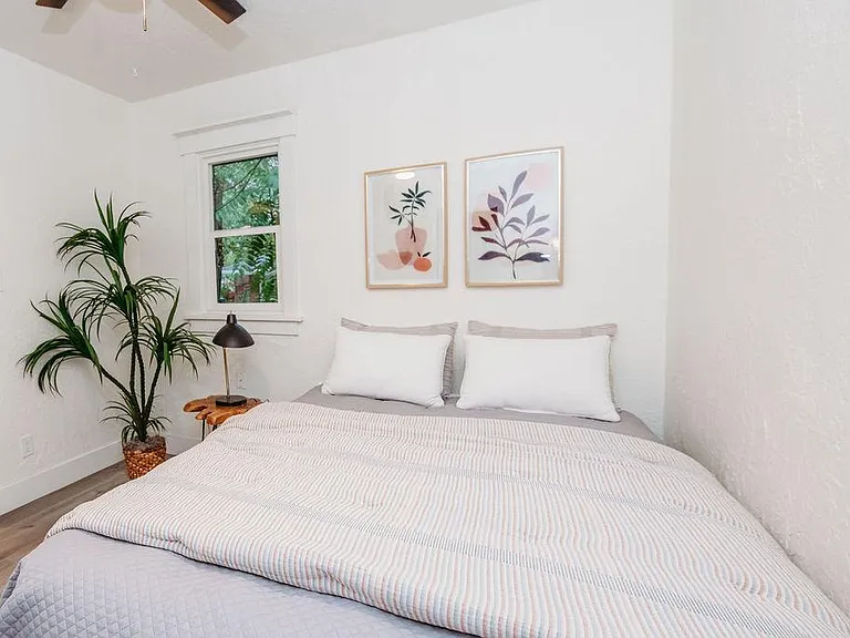 2213 Jackson Ave #1 — Photo 13