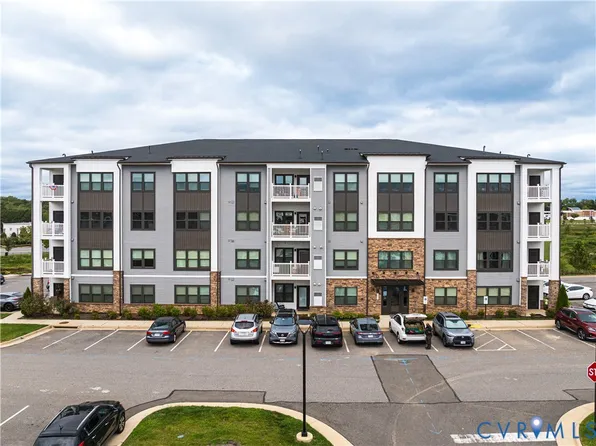 3800 Maze Runner Dr #306, Midlothian, VA 23112