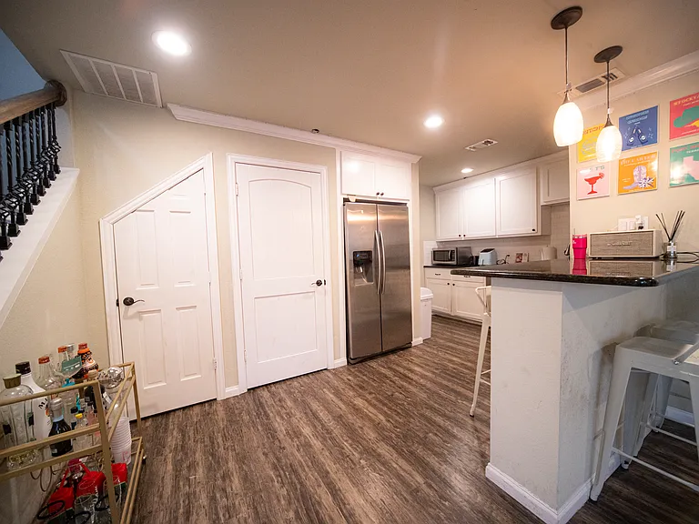 3217 McCart Ave — Photo 6