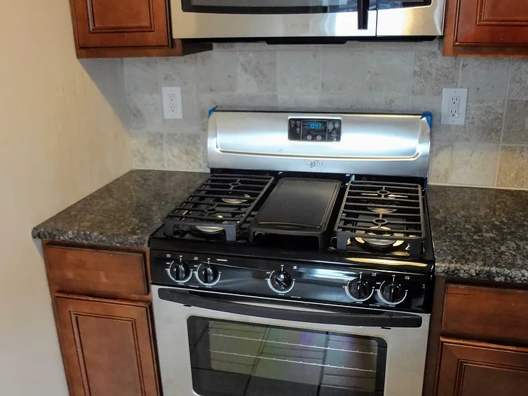 1914 Spring Garden St #3F — Photo 5