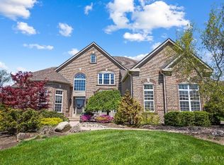 7505 Foxchase Dr, West Chester, OH 45069