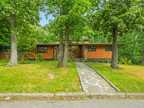 11 Cliff Court, Monroe, NY 10950
