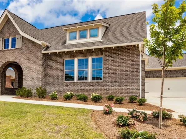5121 Simms Lndg, Pelham, AL 35124