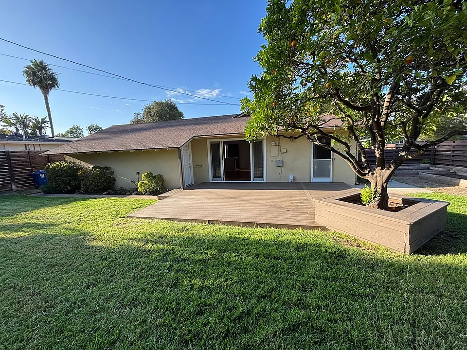 313 Ravenscroft Dr