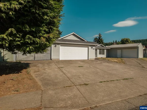 1049 29th Ave, Sweet Home, OR 97386