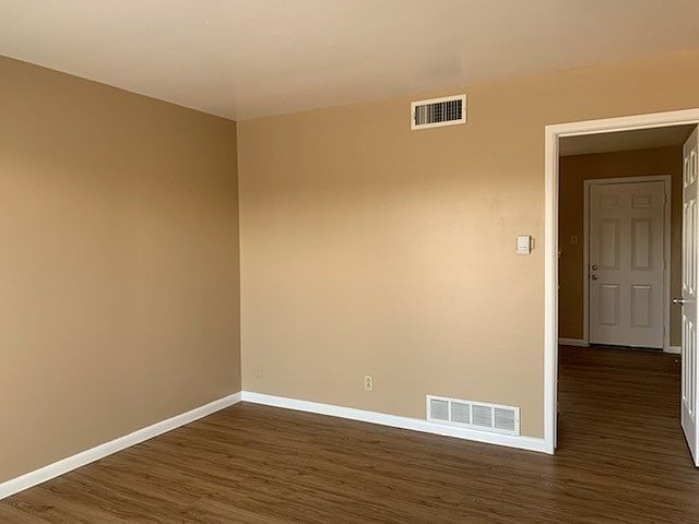 1st image of 3001 W Ohio Ave APT 21