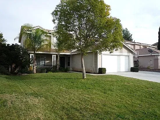 3 bed, 2.5 bath, 2344 sqft, $3,300 — Photo 1