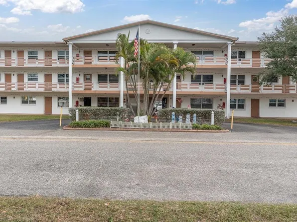 6015 19th St N APT 109, Saint Petersburg, FL 33714