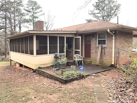 3rd image of 3841 Highview Pl SE
