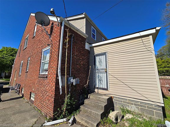5th image of 7607 Dobel St