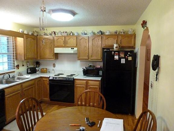 5th image of 111 Aspen Ct