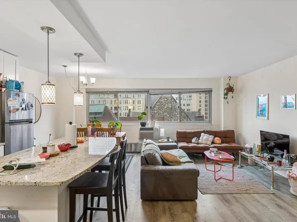 2101 Chestnut St APT 618, Philadelphia, PA 19103