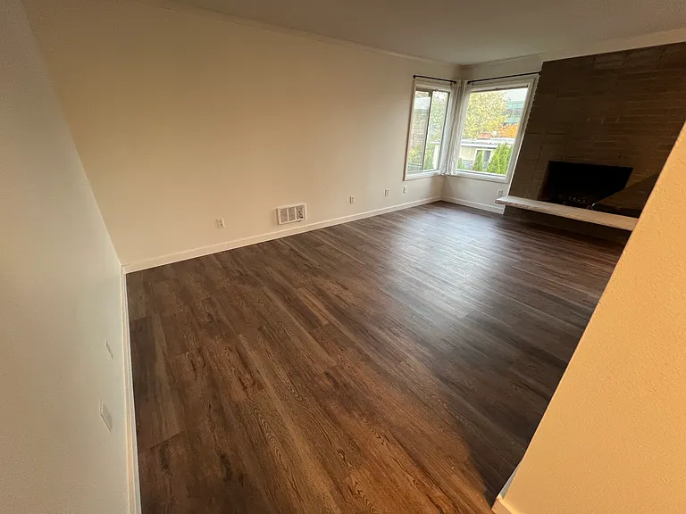 1016 6th Ave N #301 — Photo 1