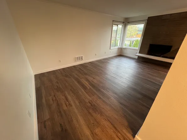 1016 6th Ave N APT 301, Seattle, WA 98109