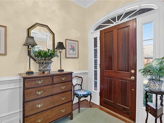 3rd image of 108 Highwood Ln