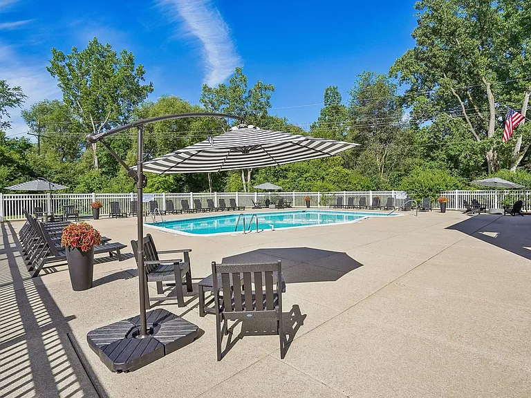 Novi Ridge Apartments — Photo 19