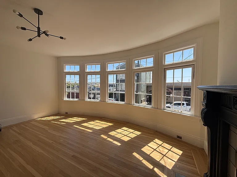 425 33rd Ave — Photo 3
