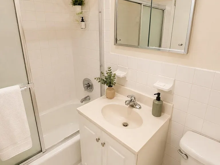224 W Rittenhouse Sq #30-2003 — Photo 4