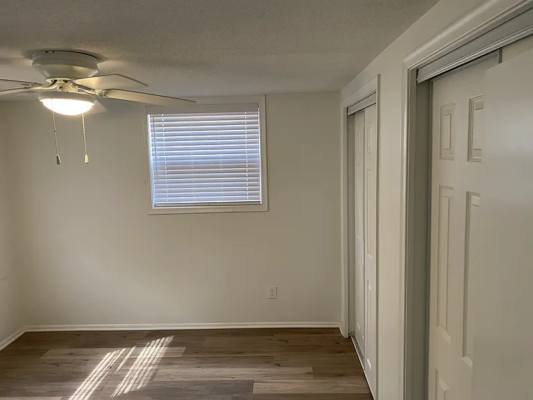 11407 Elm St — Photo 12