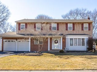 53 Tulipwood Dr, Commack, NY 11725
