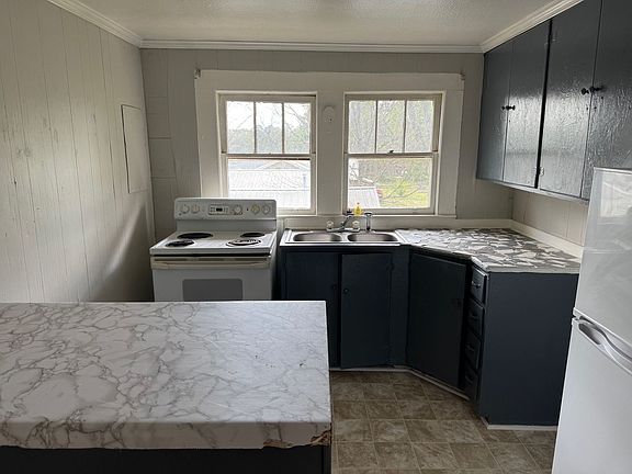 5th image of 301 Elmwood Ave #4