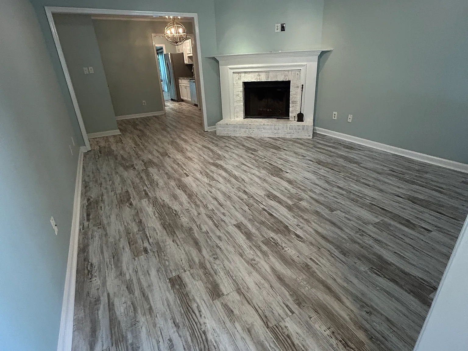 2 bed, 1300 sqft, $2,190 — Photo 3