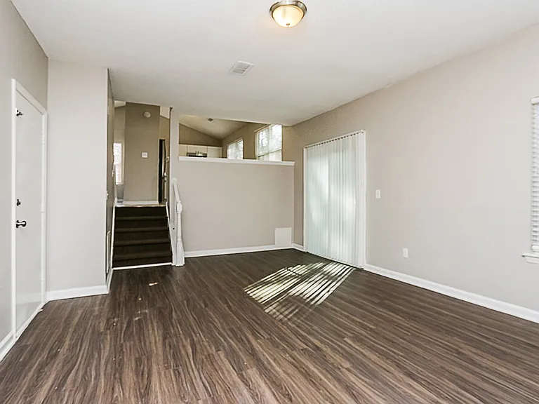 5453 Fox Valley Ln — Photo 6