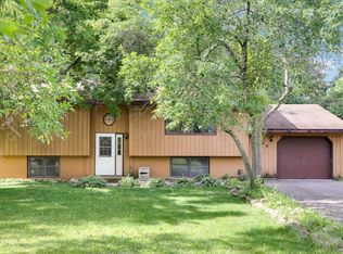 1024 Island Lake Ave, Shoreview, MN 55126