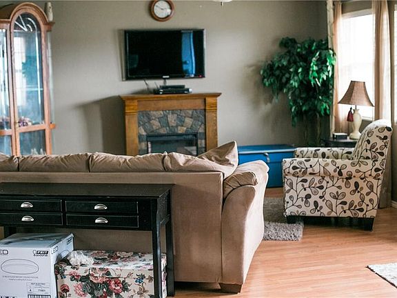 2nd image of 210 Marna Lynn Dr