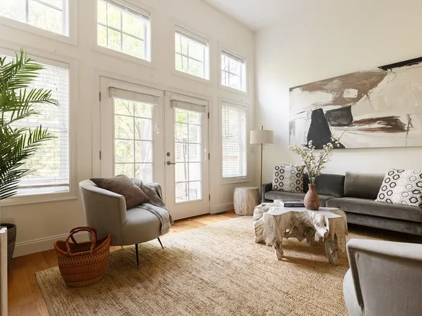 131 Harvey St, Cambridge, MA 02140