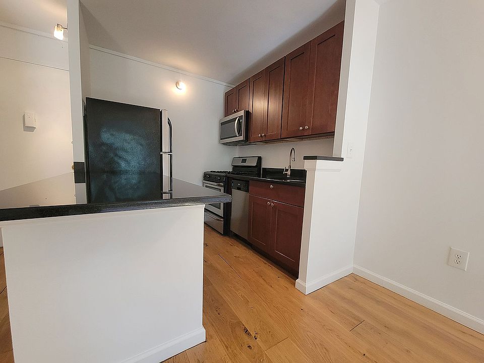 1st image of 829 Greenwood Ave APT 7O