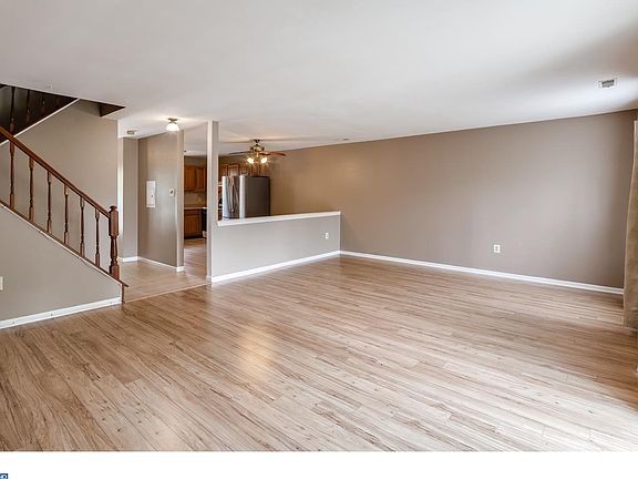 4th image of 4 Shira Ct