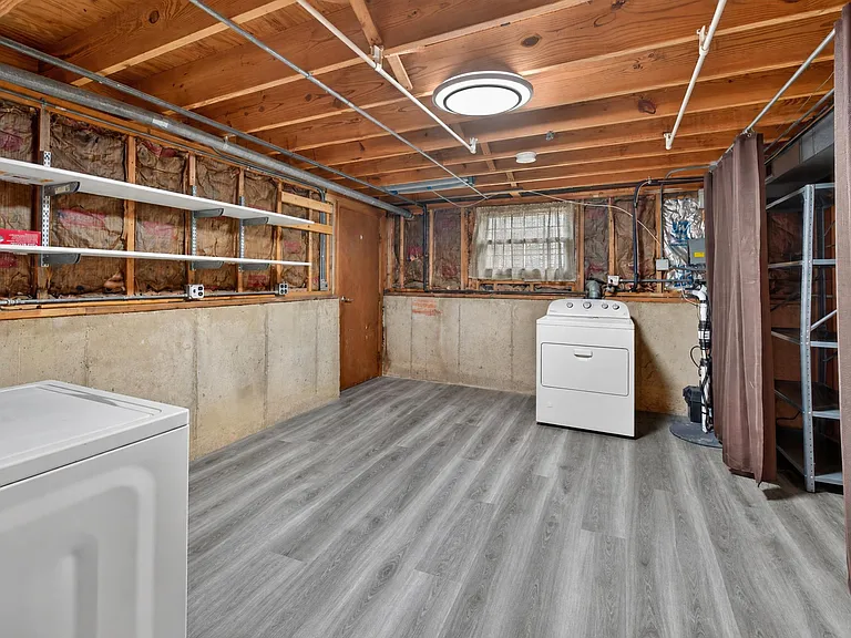 135 Jeffery Ln — Photo 34