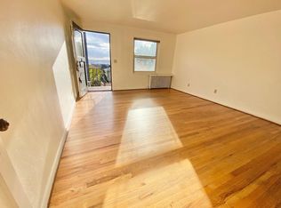 915 1st Ave N APT 3, Seattle, WA 98109