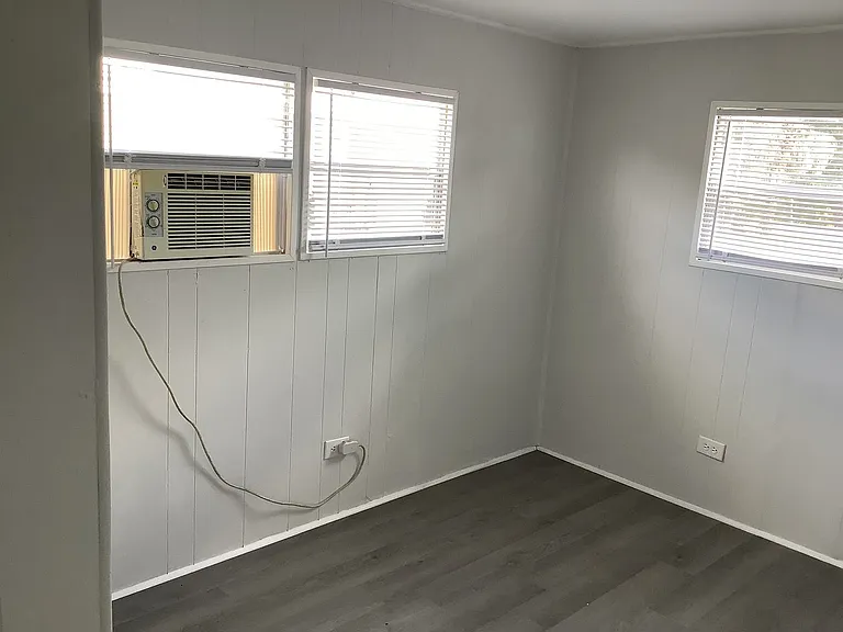 1505 Goodyear Ave #10 — Photo 2