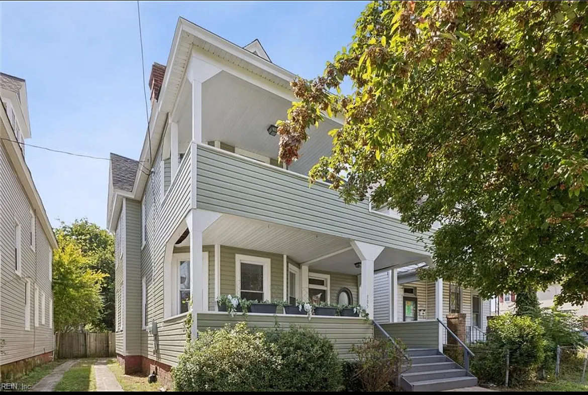 2 bed, 1.0 bath, 1275 sqft, $1,600 — Photo 1