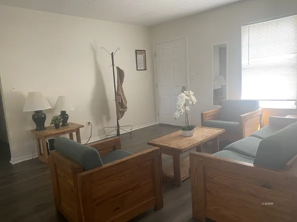 15 S Shafer St APT 1805, Athens, OH 45701