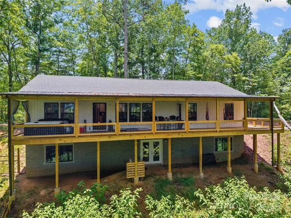 54 Bittersweet Trl, Canton, NC 28716