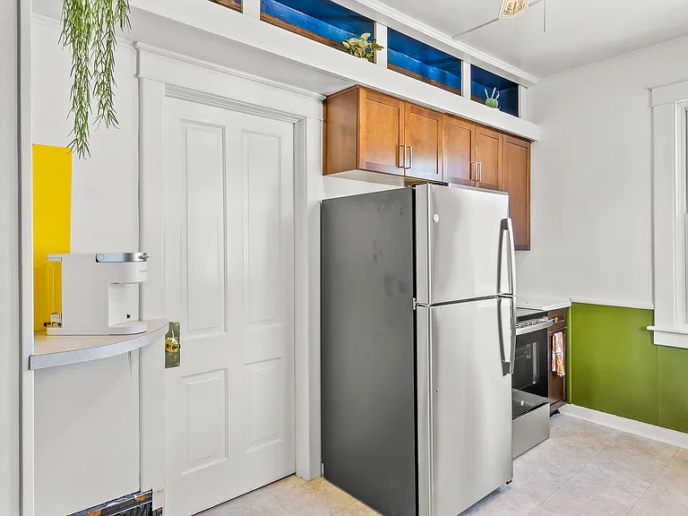 216 E Main St #1/2 — Photo 19